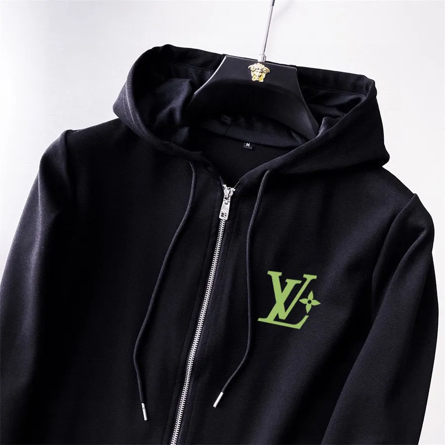 🅿️420 [LV Louis Vuitton] (Fat Man Gospel) hot-selling suit is coming. Focus on the original version of the official website. 2025 new hot-selling cardigan sweater suit. The original order is the best. 🇭🇰The meticulous work of top designers is dedicated to a fitting and perfect upper body effect. All-natural high-quality Roman cotton 100%, close-fitting comfort, noble and elegant! Original hardware embodies elegance and nobility! Counter size: M-5XL (maximum wear up to 220 pounds)